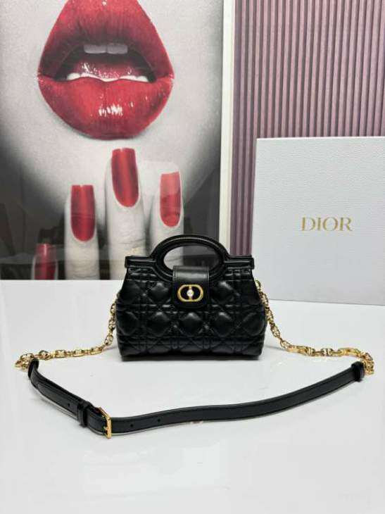 Picture of Dior Handbags _SKUfw239292278fw